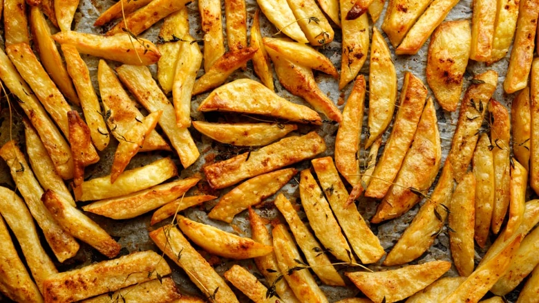 Opečené brambory v troubě na plechu