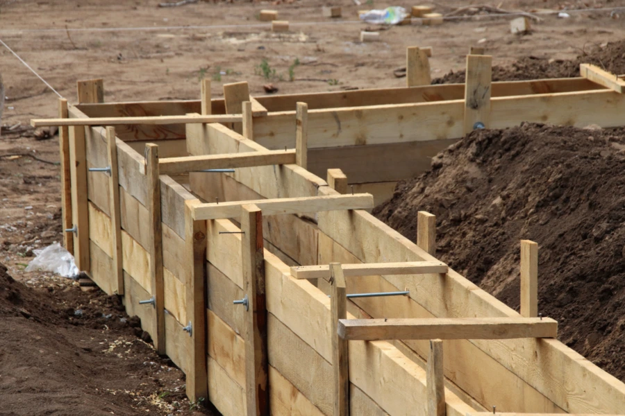 Dřevěné bednění připravené na betonování