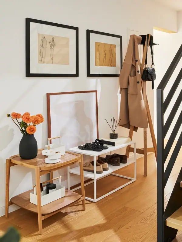 Stylová vstupní chodba s úložnými prostory a dekorací