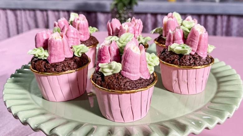 Čokoládové cupcakes s růžovým dekorativním krémem