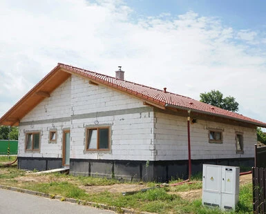 Dům v průběhu stavebních prací
