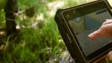 Používání tablety s GPS pro tvorbu produkční mapy pozemků.